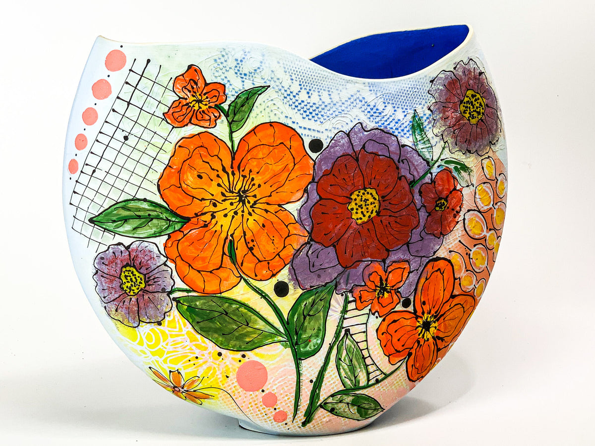Garden Rondo — JeanElton DiskVase in Multi-Color/Black, three-quarter view