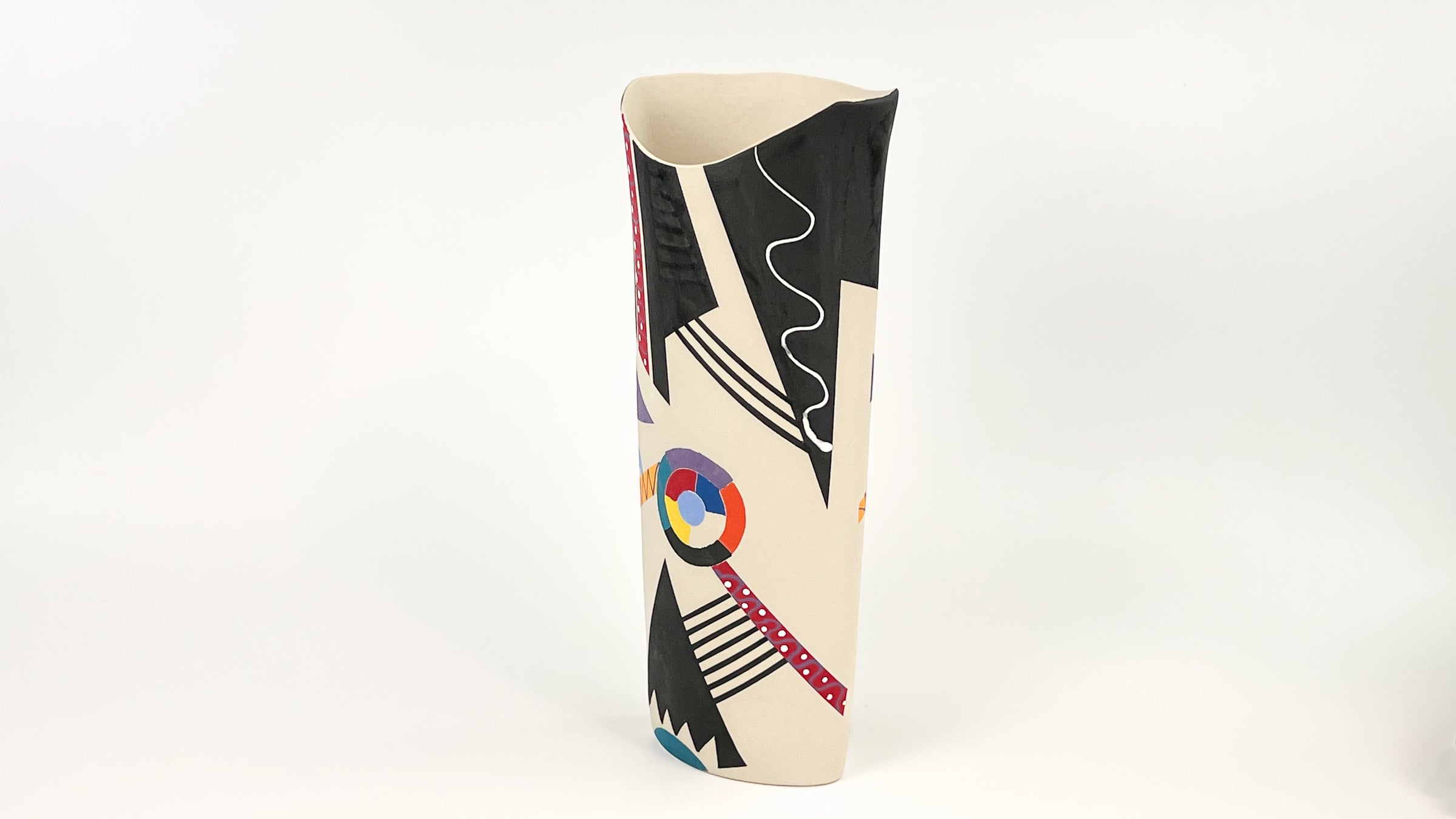 Calder Mobile Tribute VII — JeanElton OvalVase in Multi-Color/Cream, three-quarter view