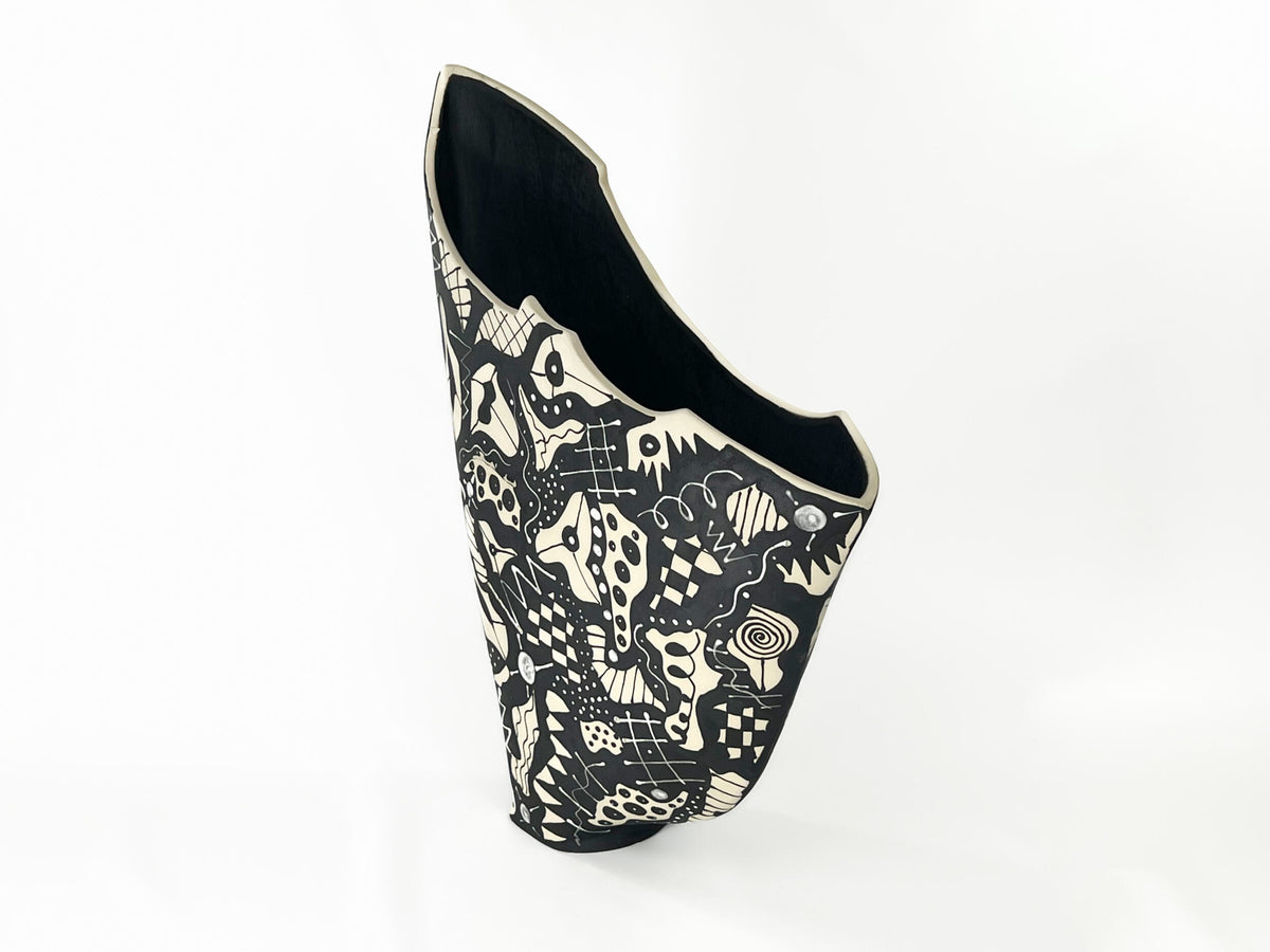 Rhythmic Flux I — JeanElton SailVase in Black & Cream, side view