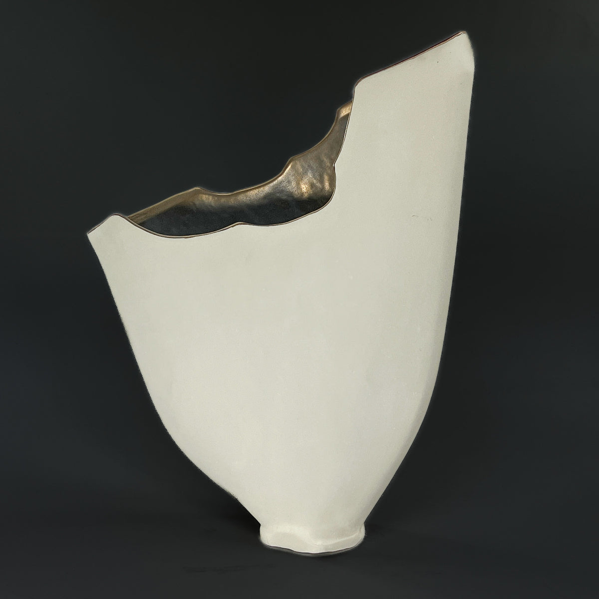 Stillrise — JeanElton SailVase in Metallic & Cream, front view