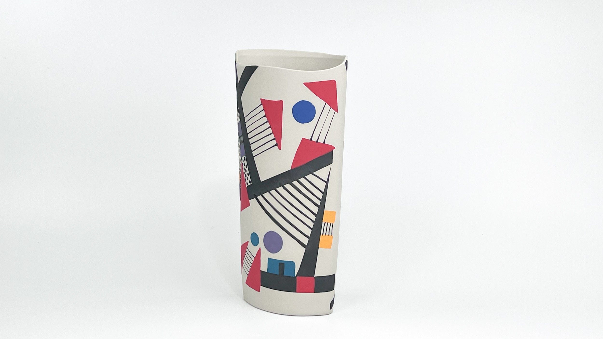 Calder Mobile Tribute V — JeanElton OvalVase in Multi-Color/Cream, three-quarter view