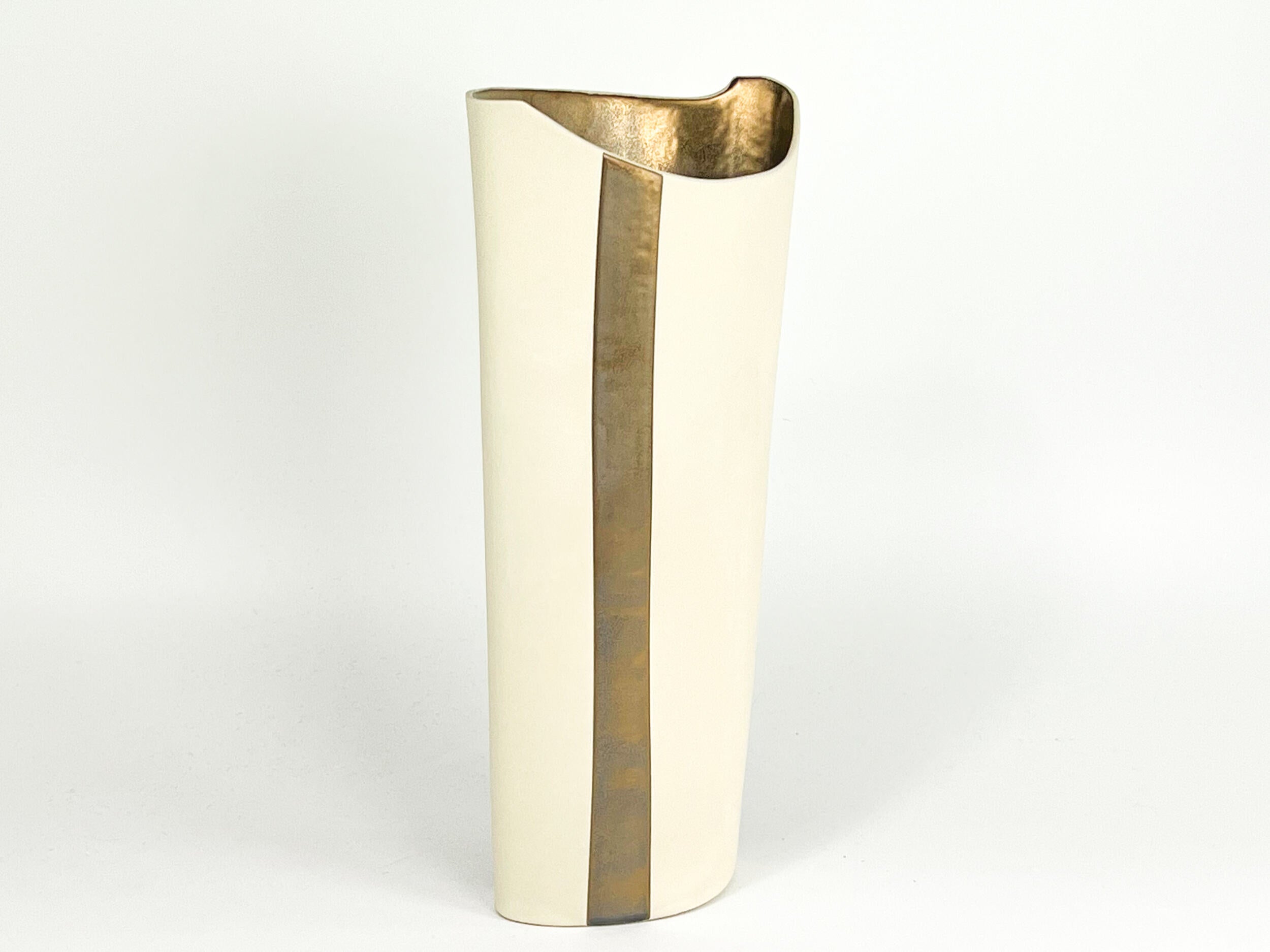 Luminous Line — JeanElton OvalVase in Metallic & Cream, three-quarter view