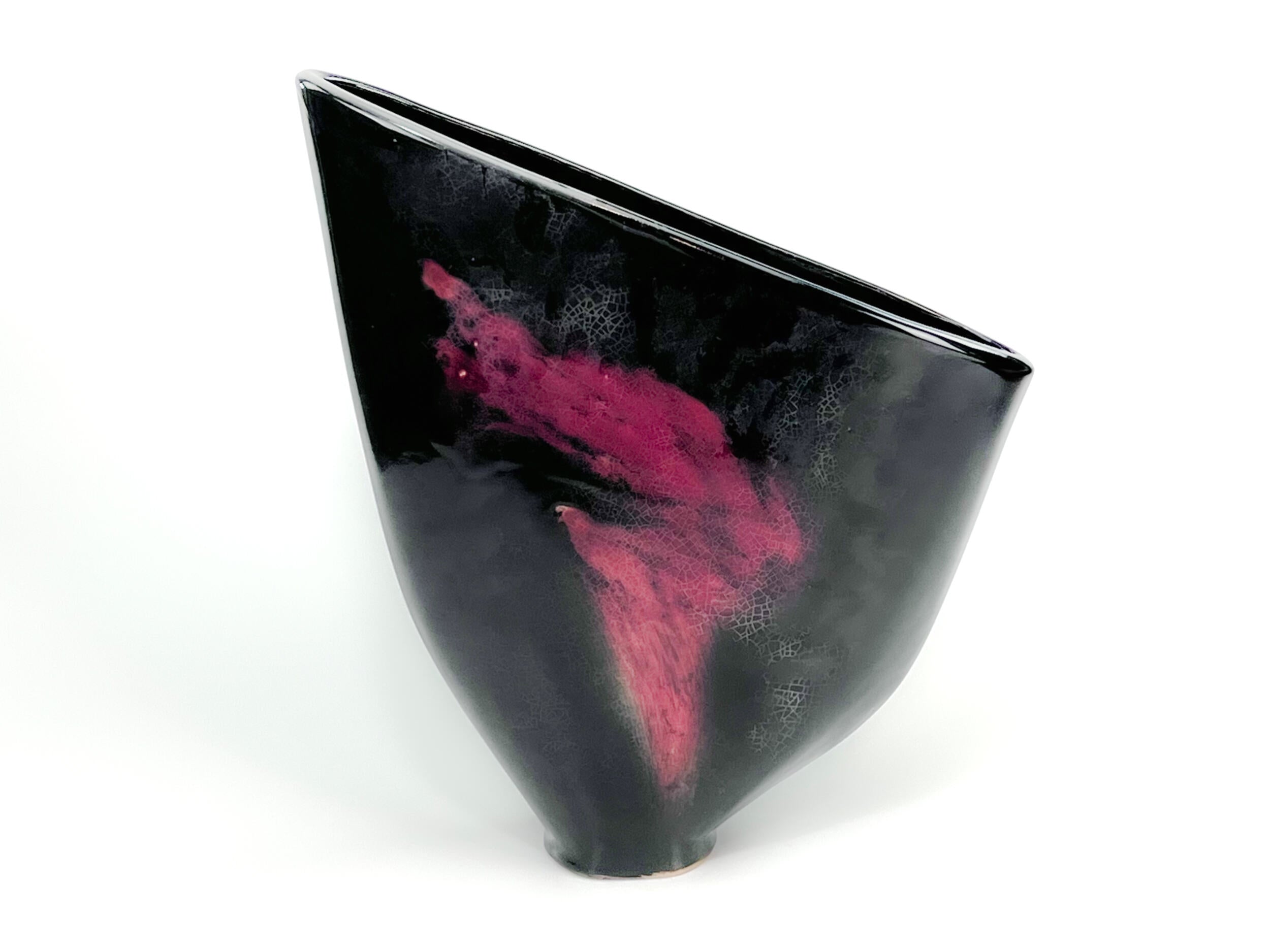 Sailing — JeanElton SailVase in Black & Red, front view