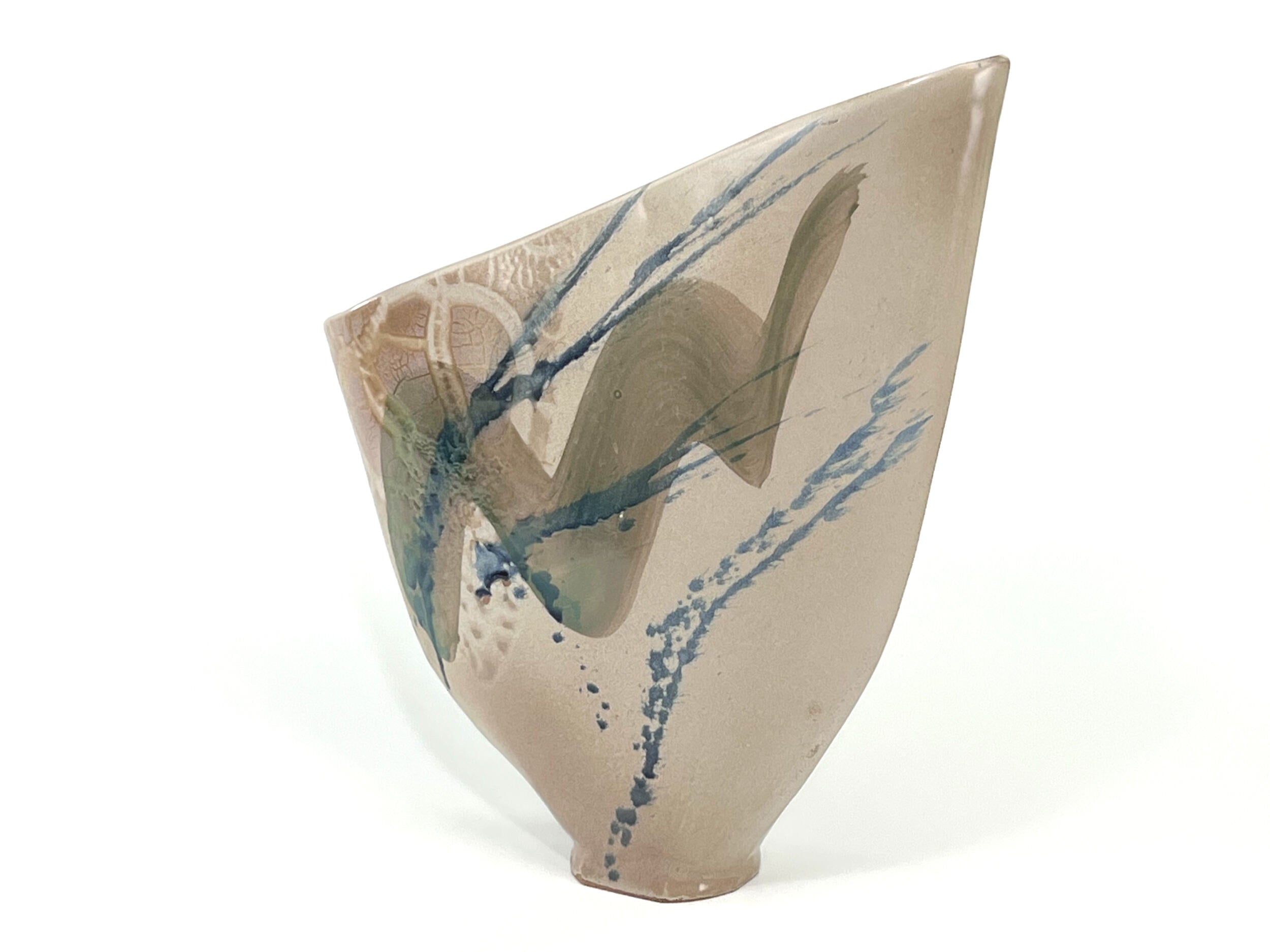 Desert Streams — JeanElton SailVase in Neutral & Earth, three-quarter view