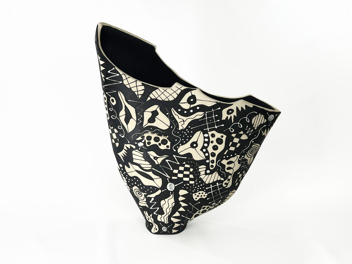 Rhythmic Flux I — JeanElton SailVase in Black & Cream, front view