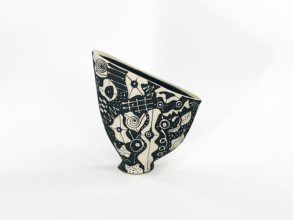 Rhythmic Flux II — JeanElton SailVase in Black & Cream, front view