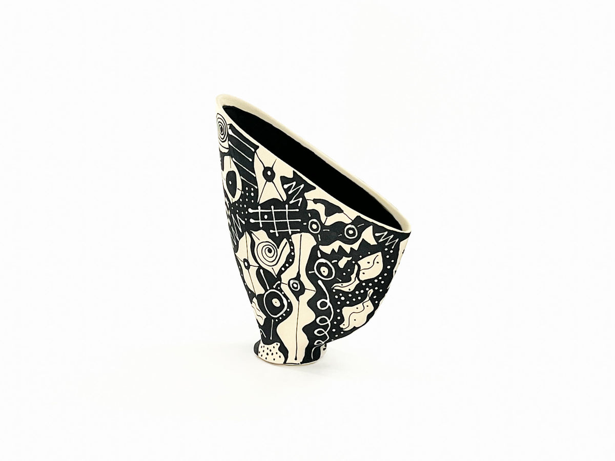 Rhythmic Flux II — JeanElton SailVase in Black & Cream, three-quarter view