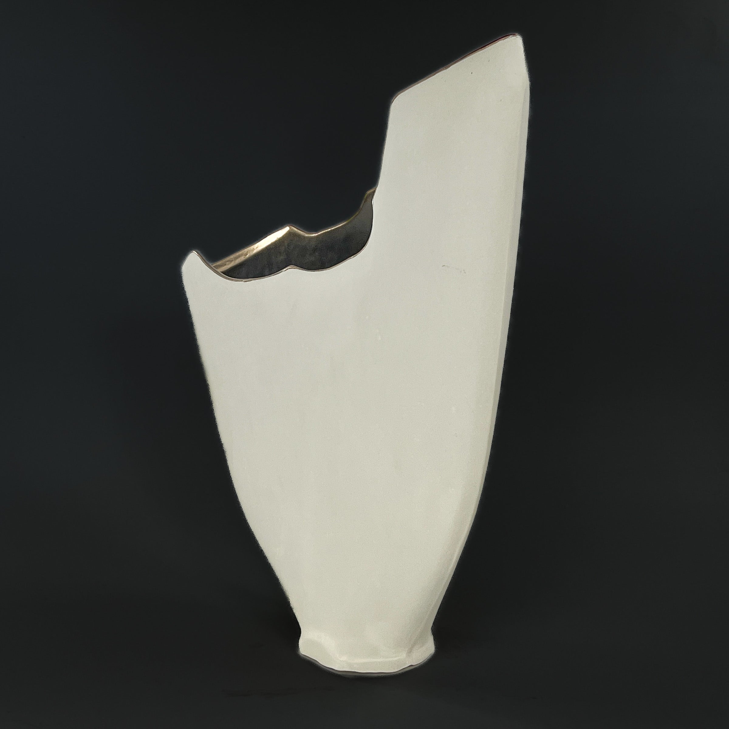Stillrise — JeanElton SailVase in Metallic & Cream, three-quarter view