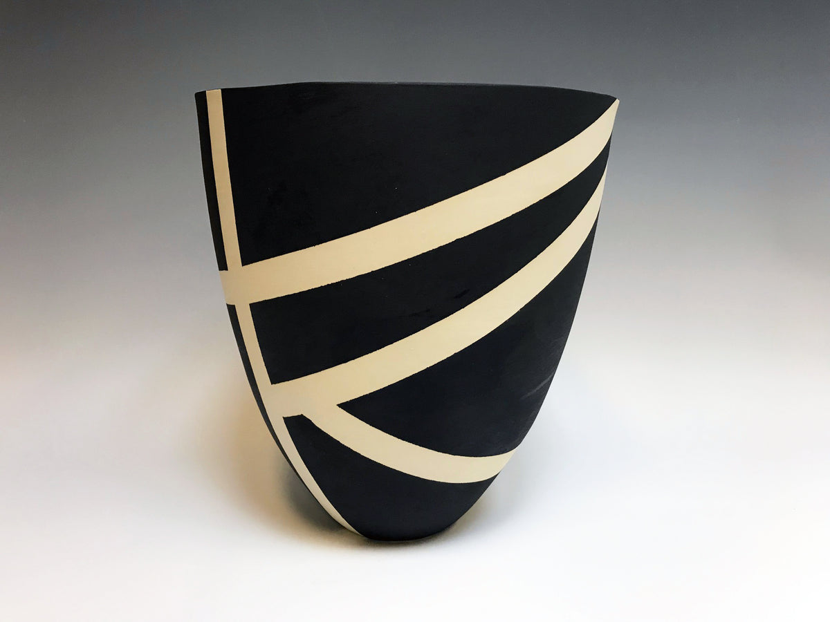 Contours in Black